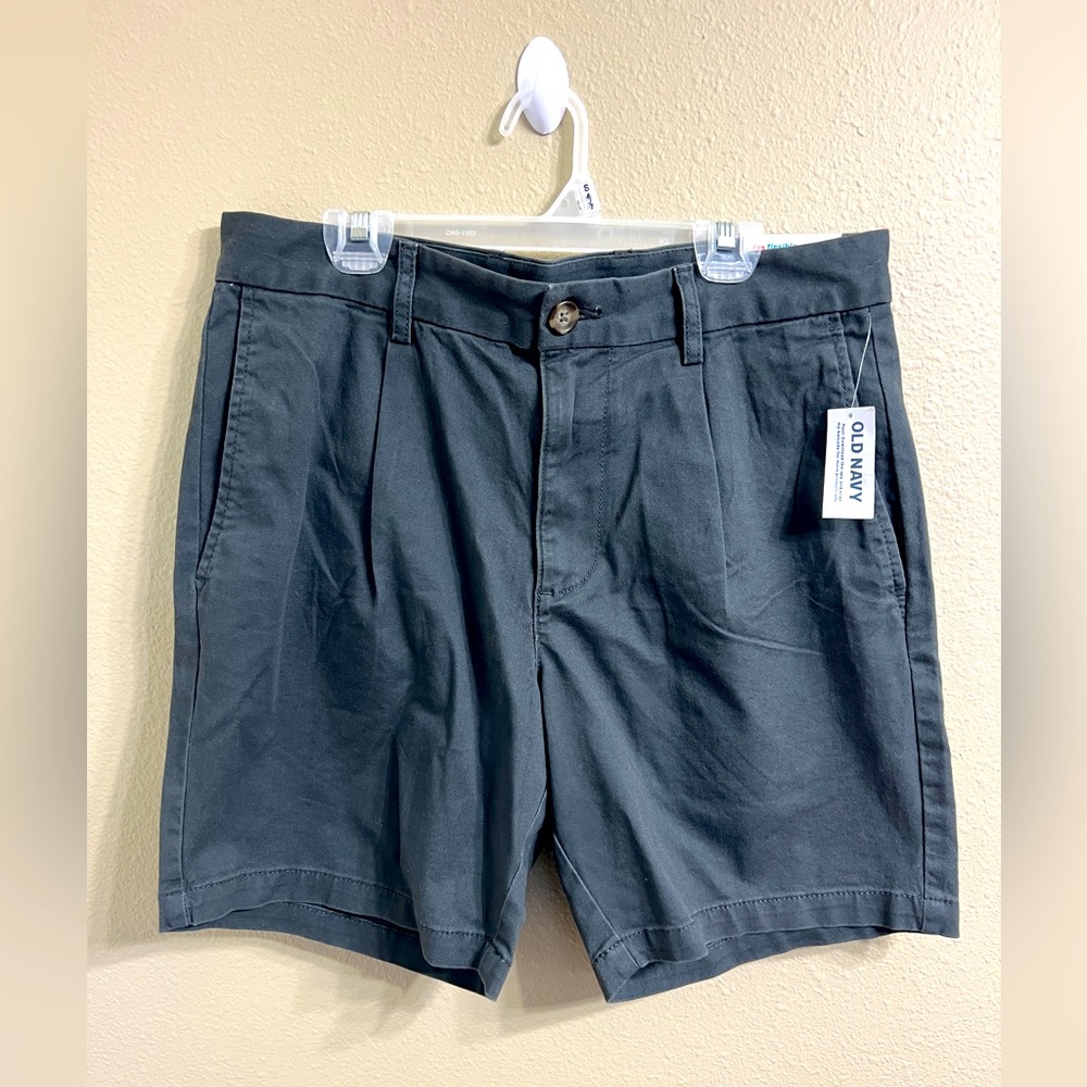 old navy slim built in flex shorts Men’s 30 Brand New With Tags